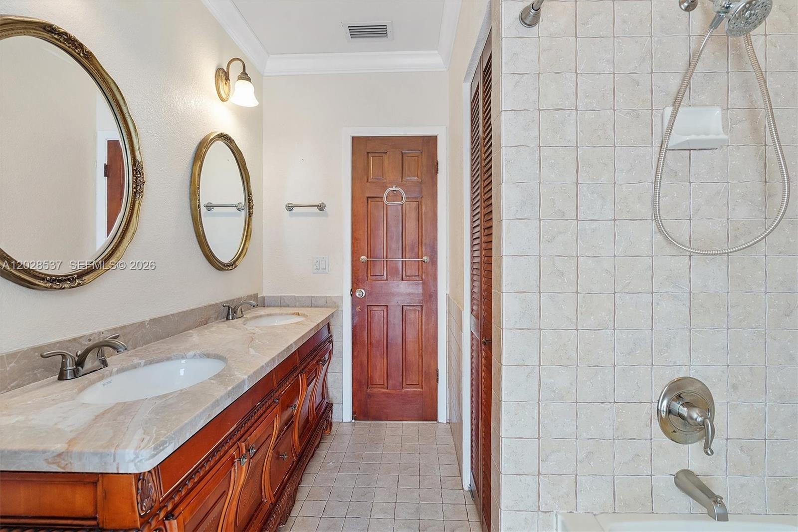 CARIBBEAN ESTATES - Residential Lease
