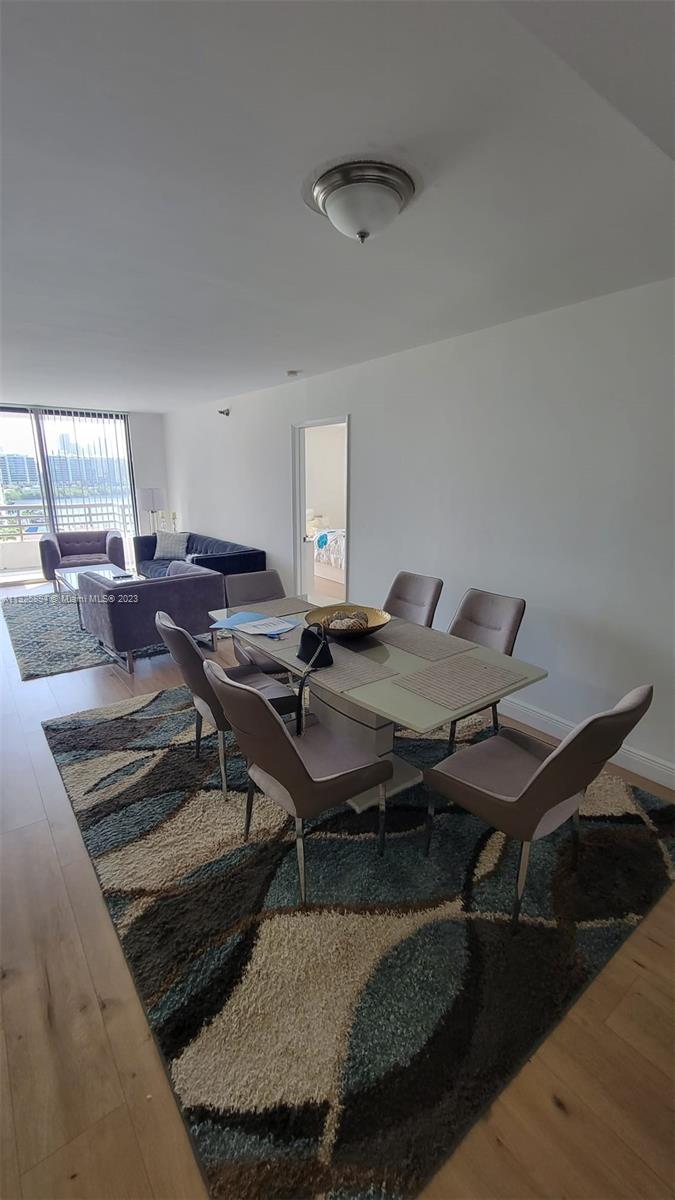 PARC CENTRAL AVENTURA SOU - Residential Lease