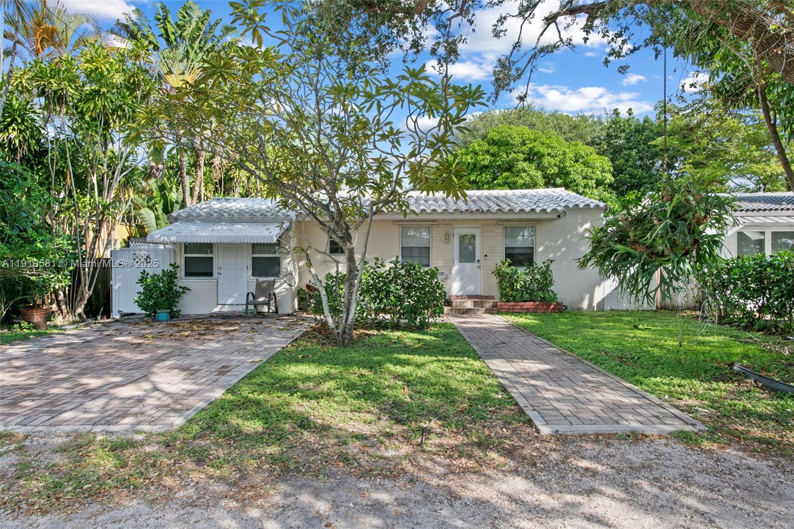 HOLLYWOOD PARK - Residential