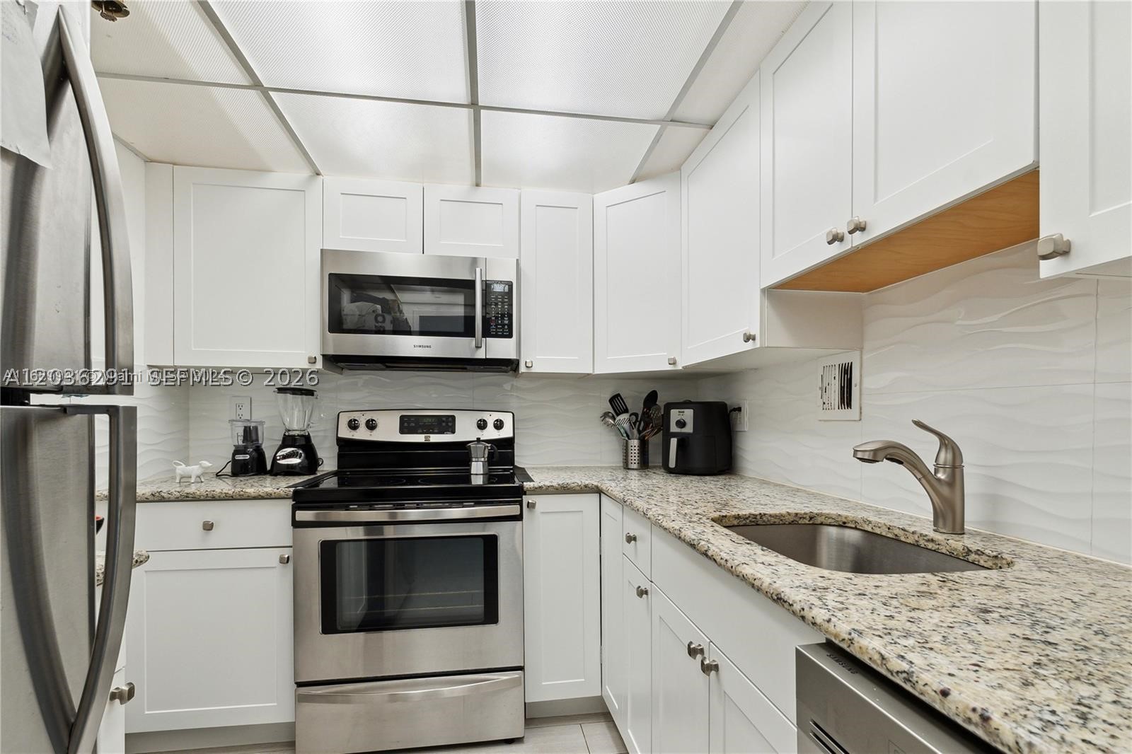 MIRADOR 1000 CONDO - Residential Lease