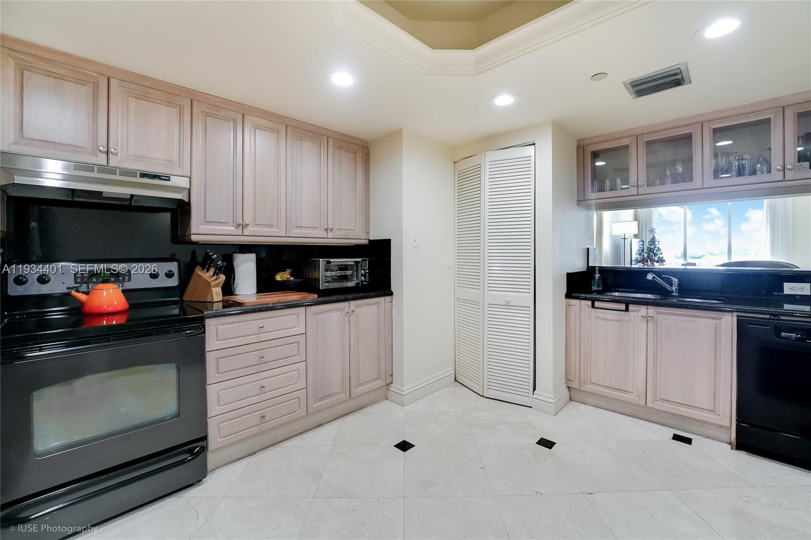 SOLIMAR CONDO - Residential