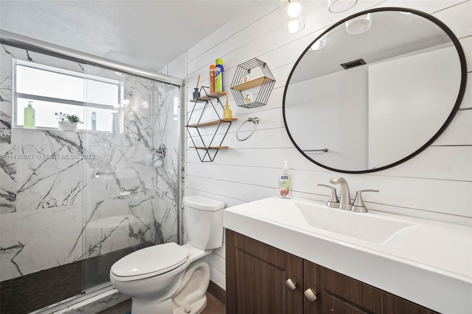 SANDS POINT CONDOMINIUM I - Residential