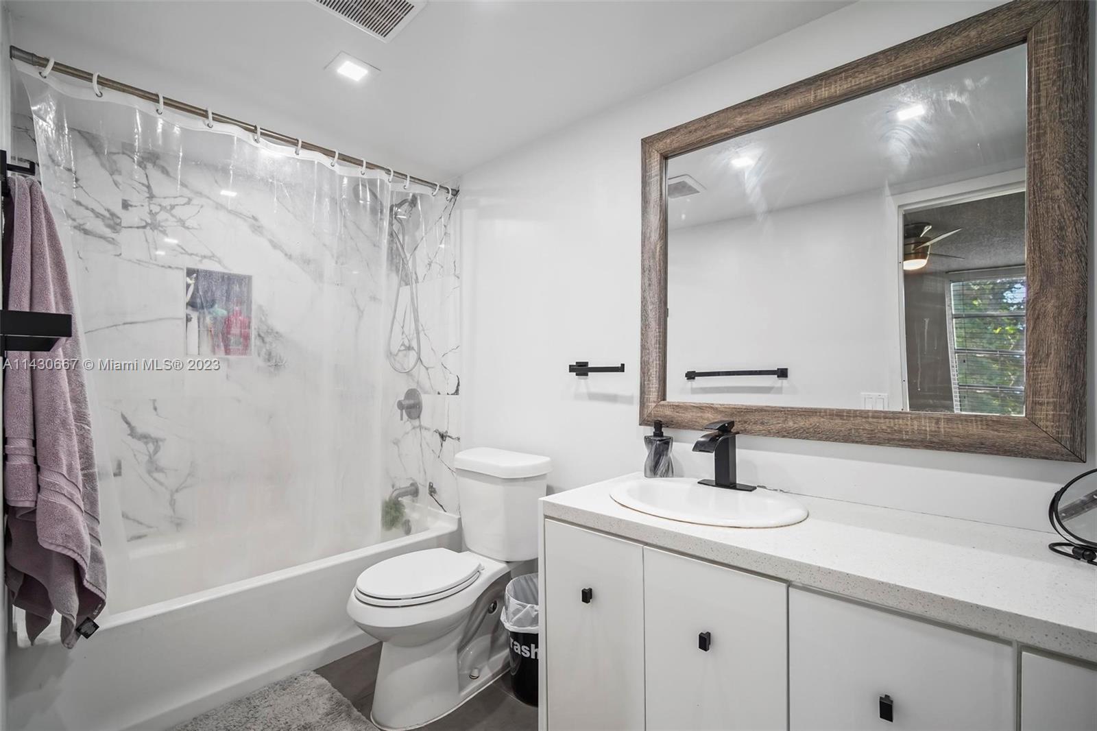 SANDS POINT CONDOMINIUM I - Residential