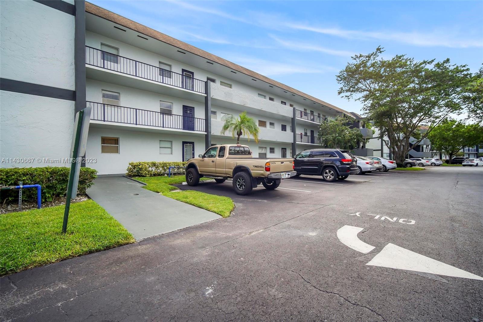 SANDS POINT CONDOMINIUM I - Residential