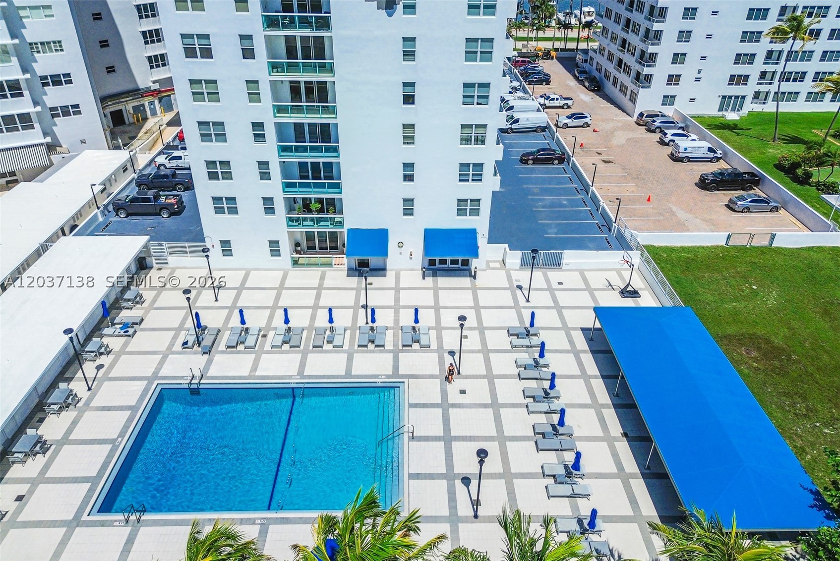THE CARRIAGE CLUB SOUTH - Residential