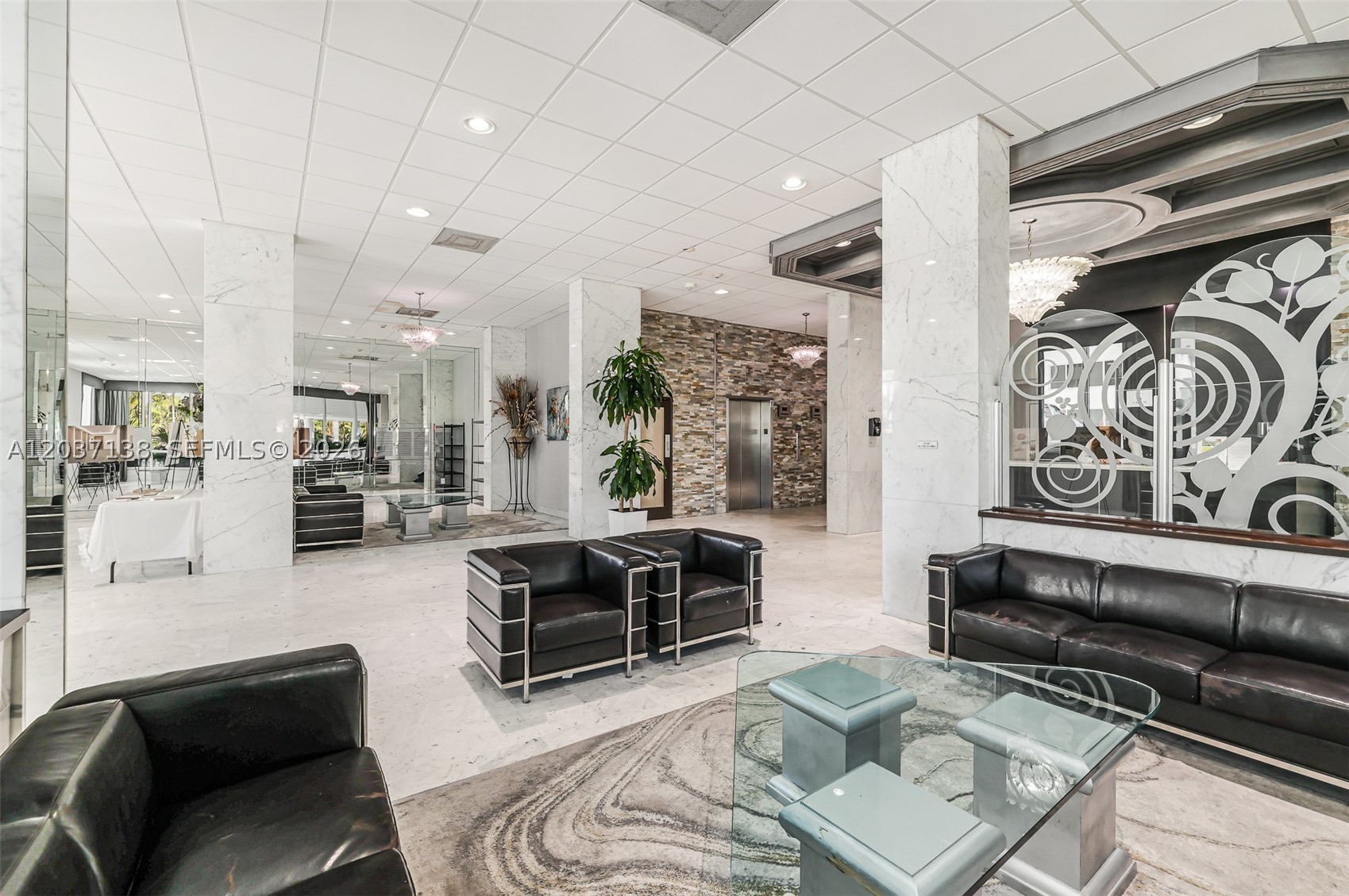 THE CARRIAGE CLUB SOUTH - Residential