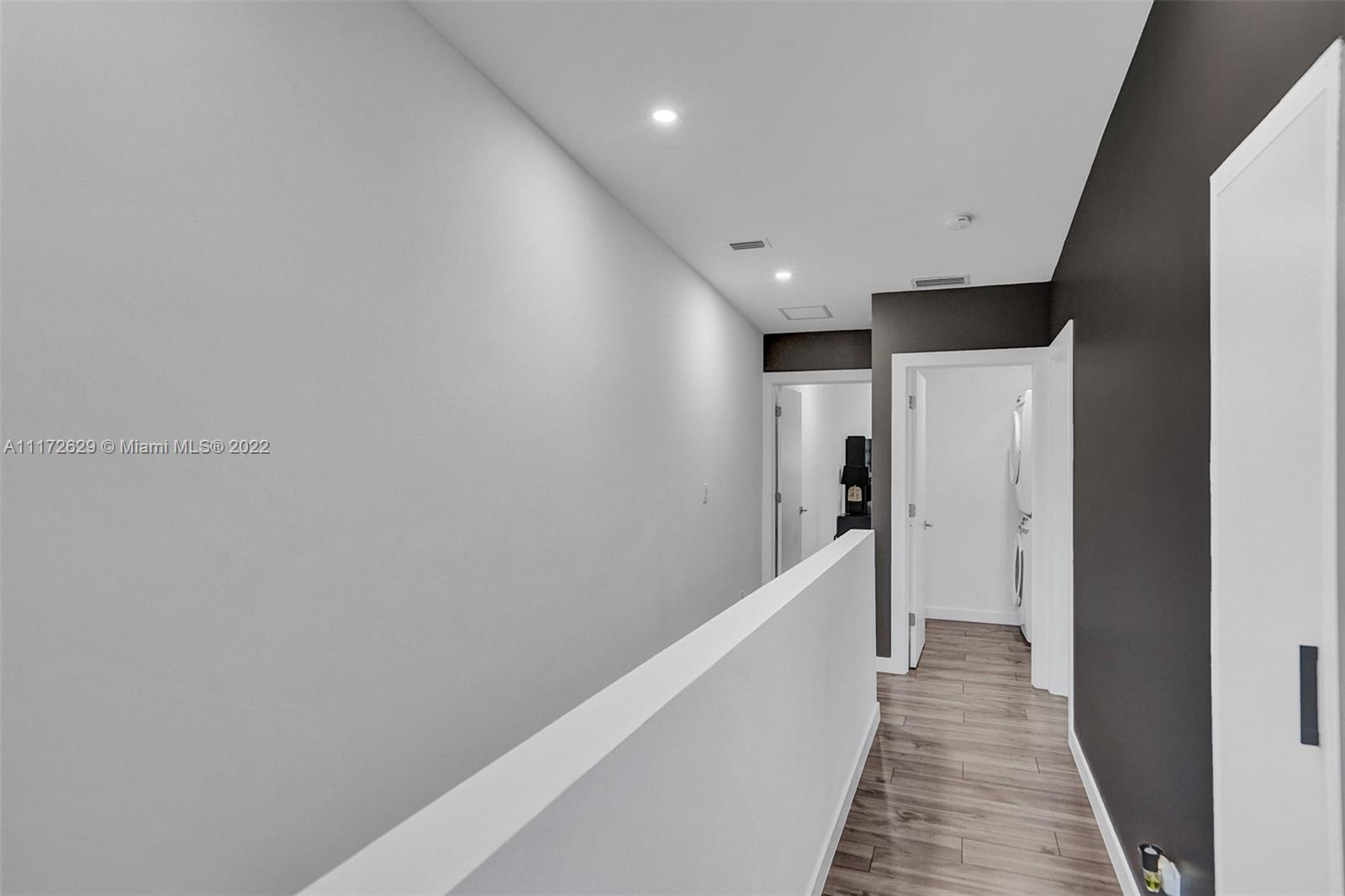 SILVER ENGRAVE - Residential