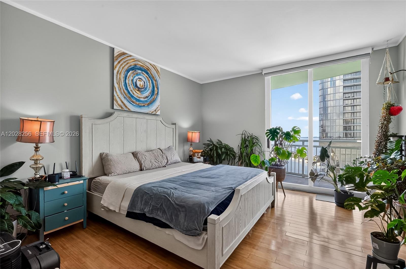 THE METROPOLITAN CONDO - Residential