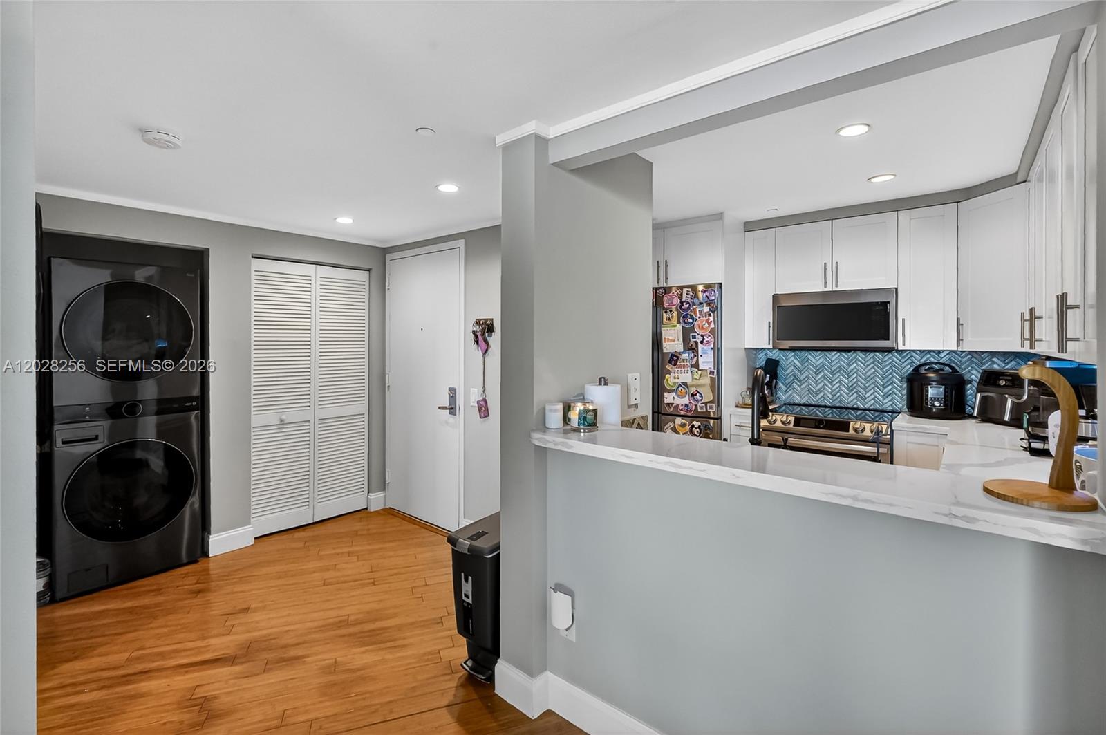 THE METROPOLITAN CONDO - Residential