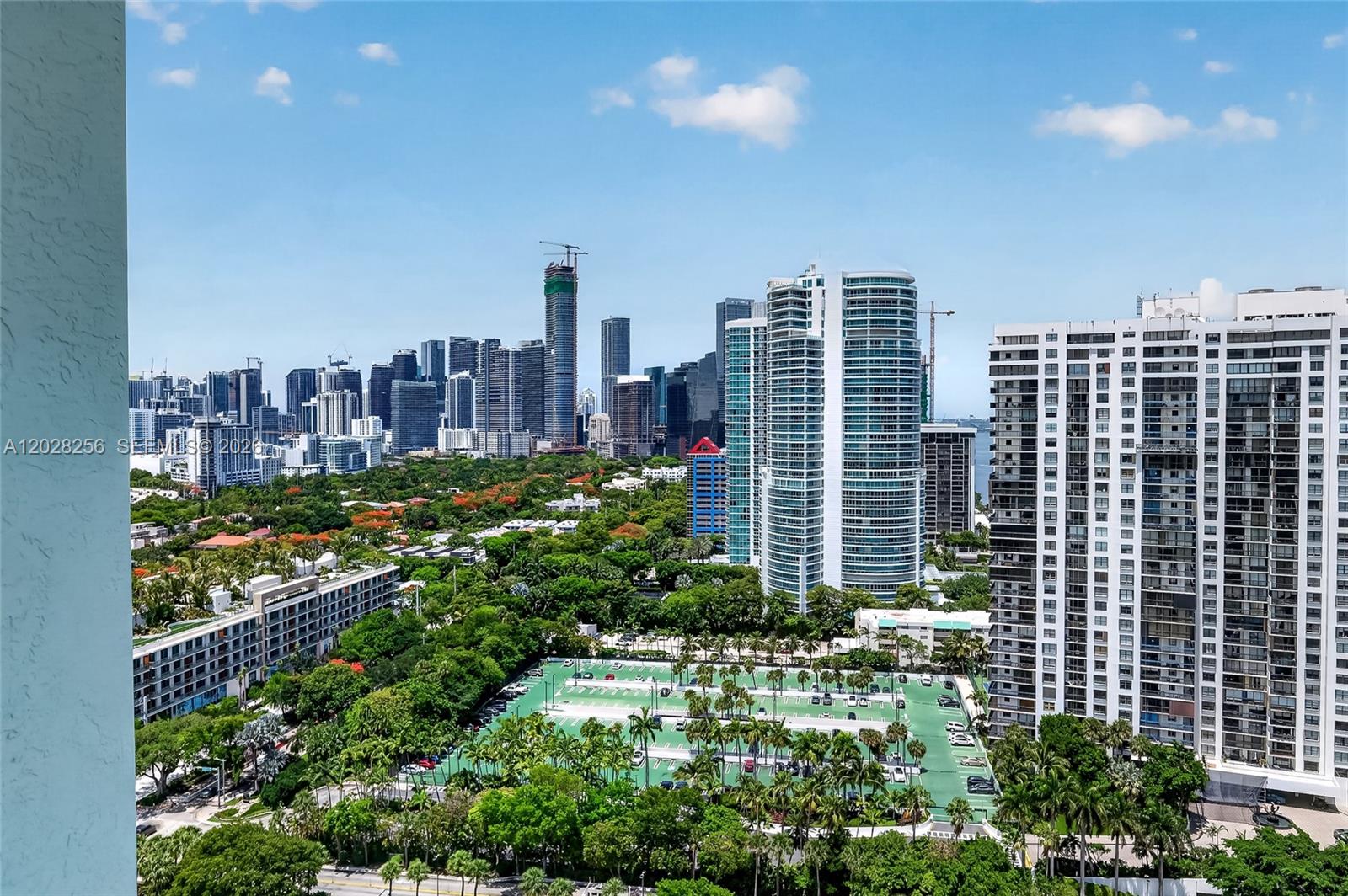 THE METROPOLITAN CONDO - Residential