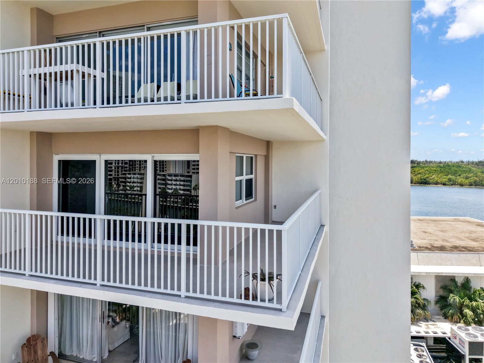 ARLEN HOUSE CONDO - Residential