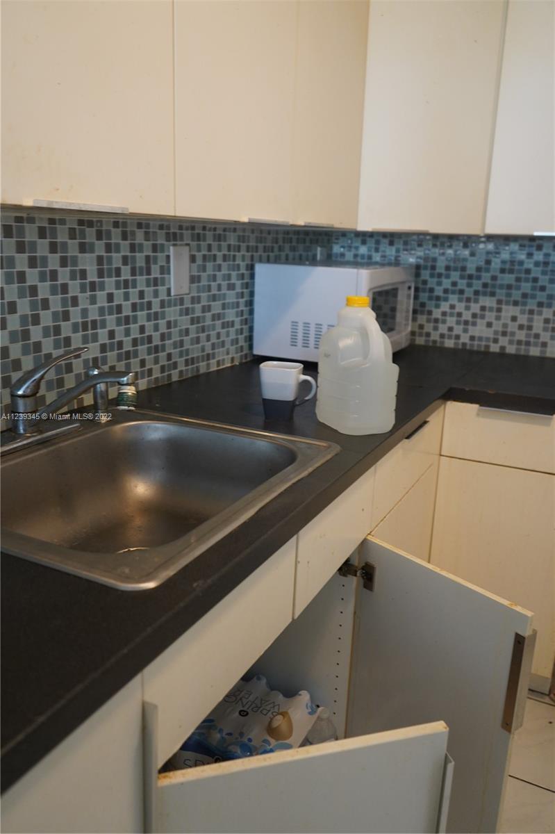 SAMARI LAKE EAST CONDO - Residential Lease