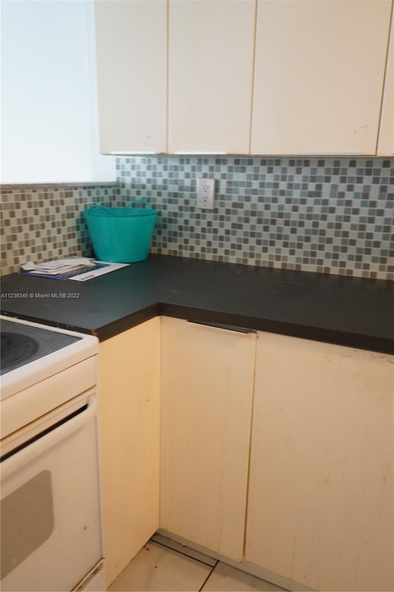 SAMARI LAKE EAST CONDO - Residential Lease