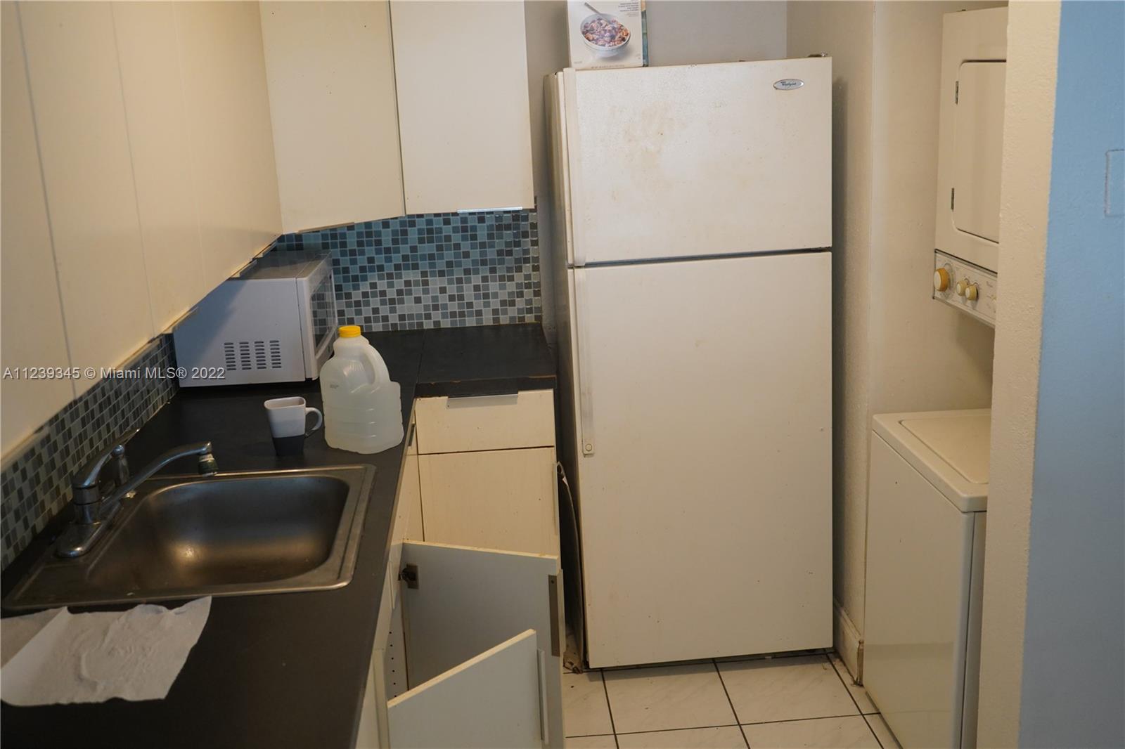SAMARI LAKE EAST CONDO - Residential Lease