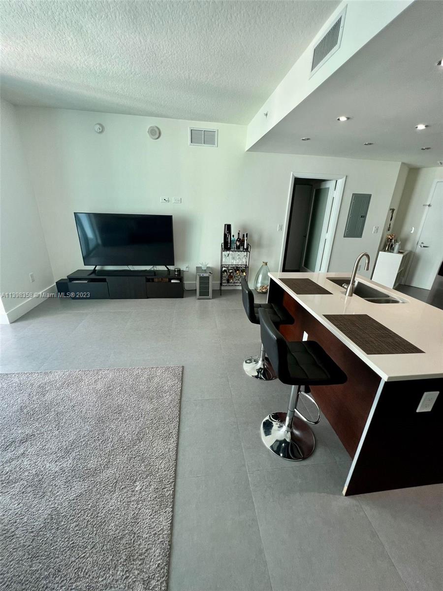 QUANTUM ON THE BAY CONDO - Residential Lease