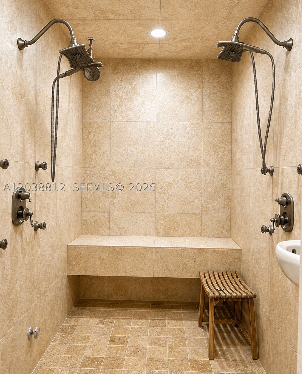 PINECREST LAKE ESTATES RE - Residential
