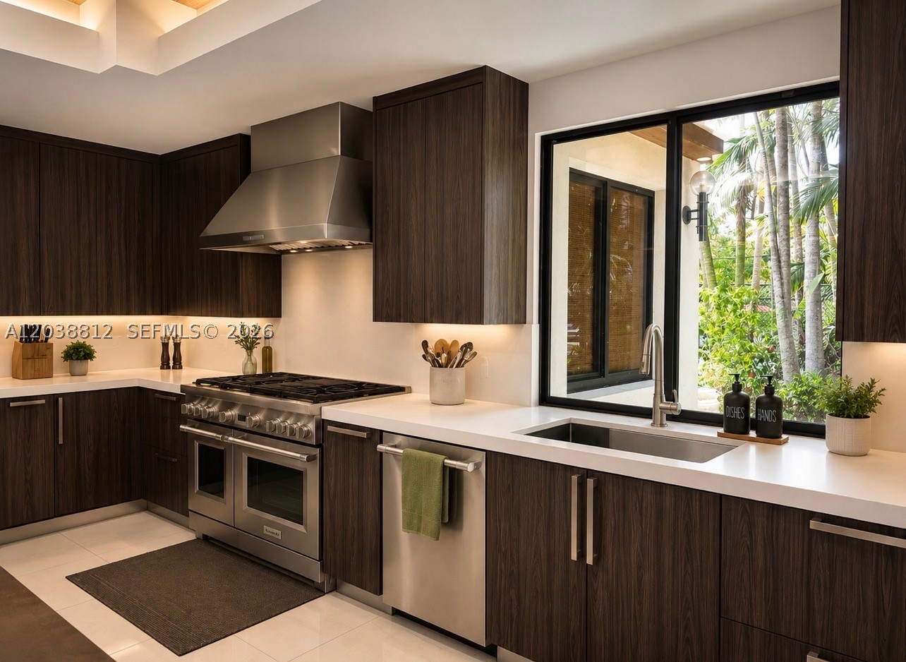 PINECREST LAKE ESTATES RE - Residential