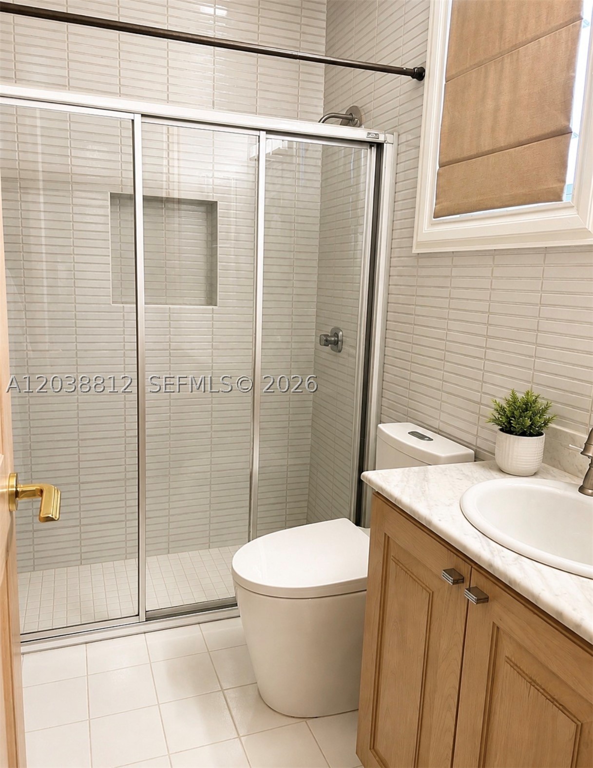 PINECREST LAKE ESTATES RE - Residential