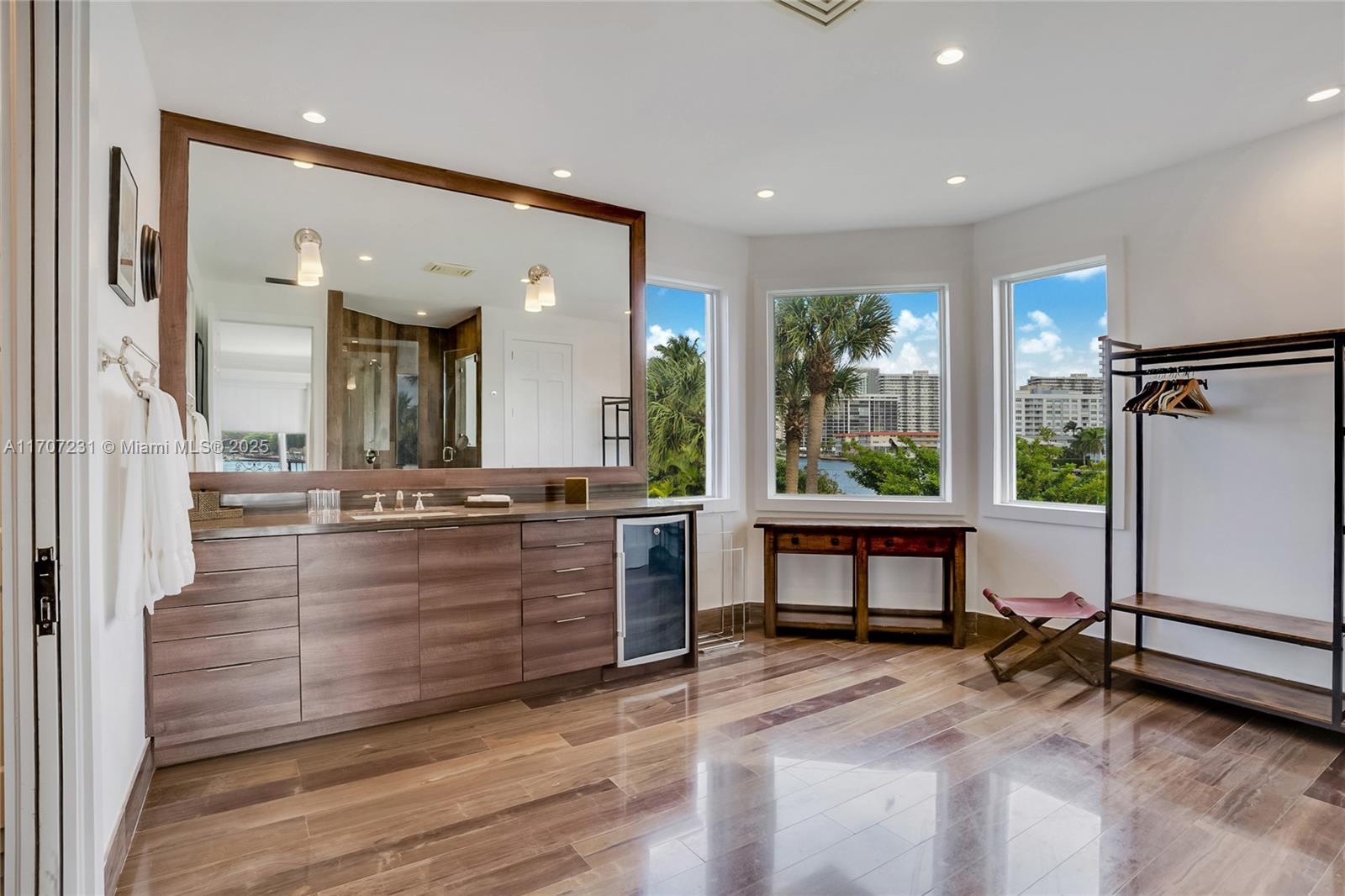GOLDEN ISLES ESTATES FIRS - Residential