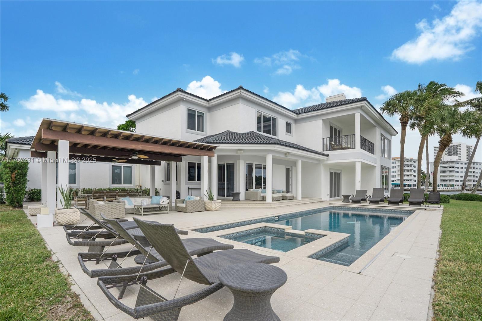 GOLDEN ISLES ESTATES FIRS - Residential