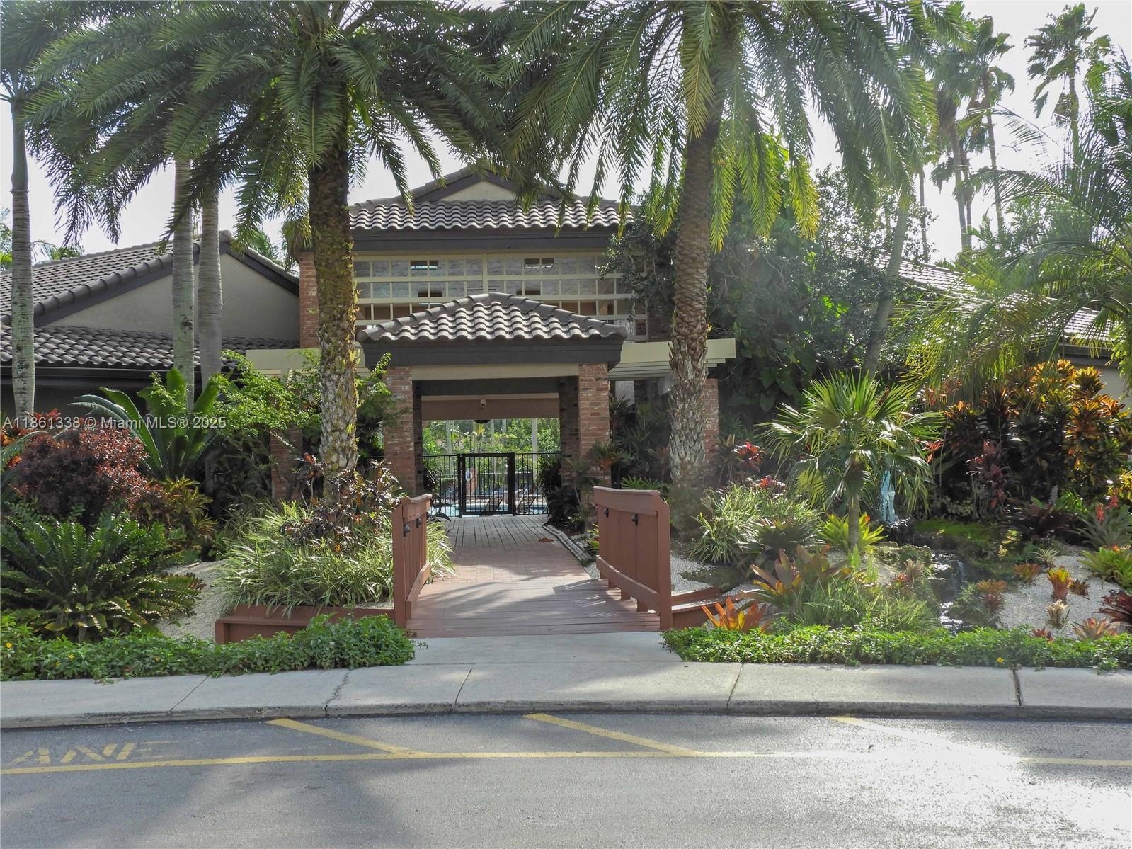 EMBASSY LAKES - Residential Lease