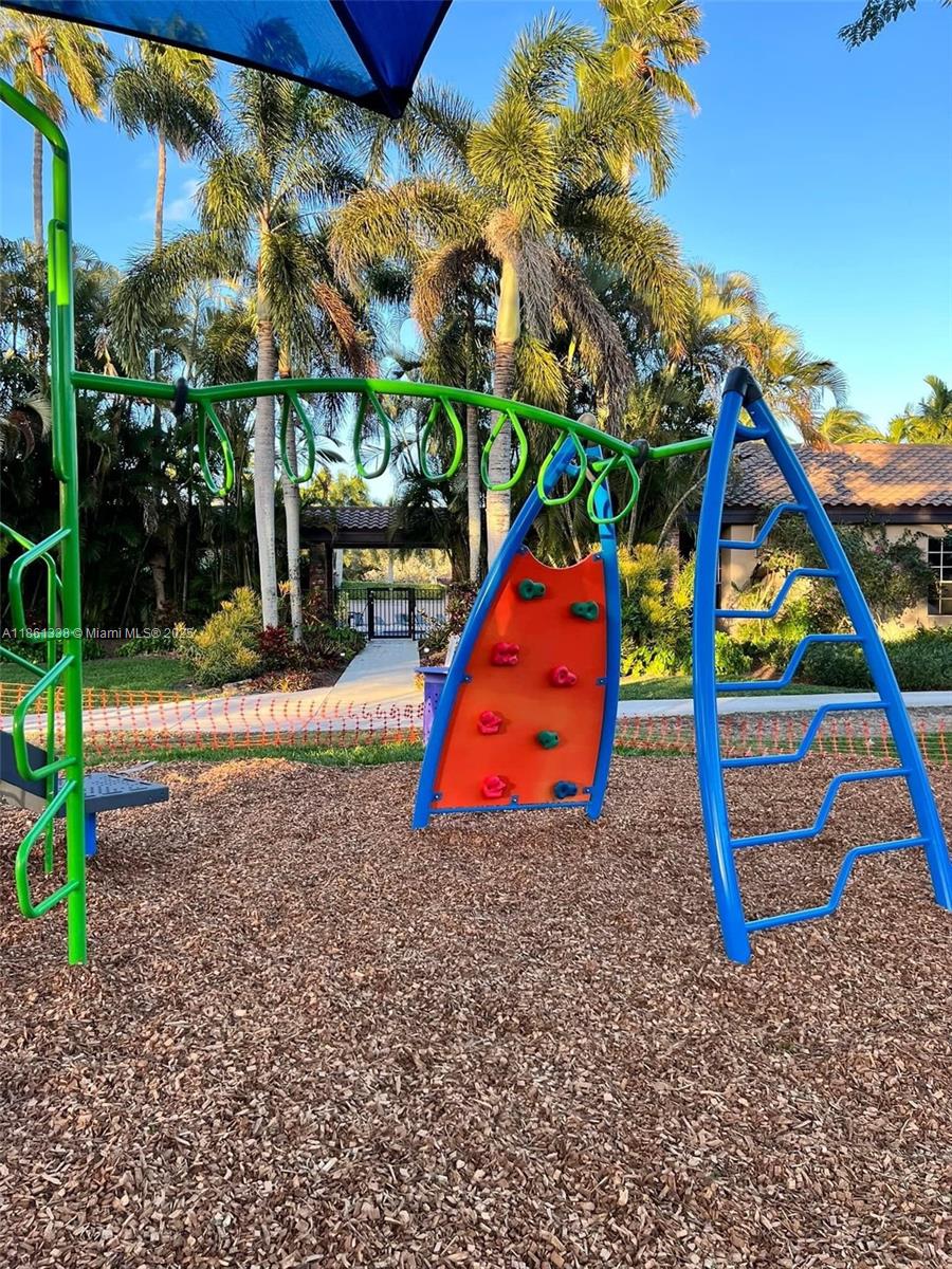 EMBASSY LAKES - Residential Lease