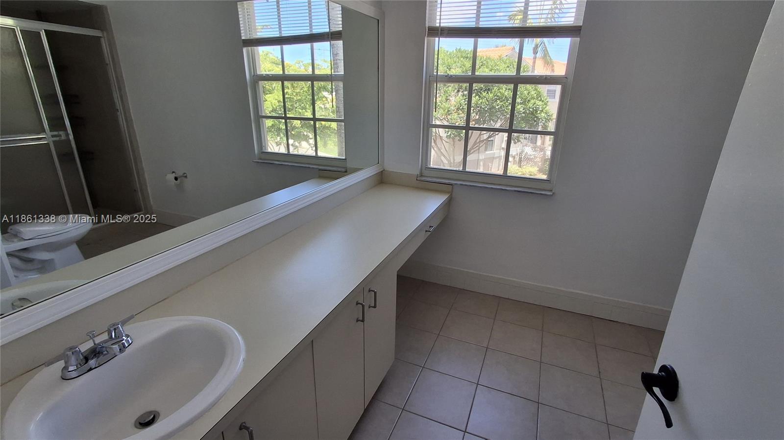 EMBASSY LAKES - Residential Lease