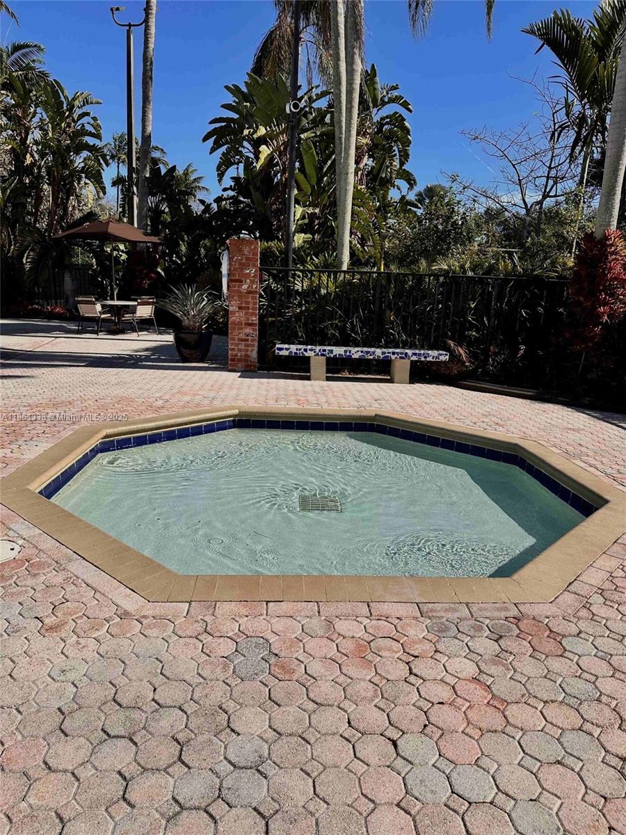 EMBASSY LAKES - Residential Lease