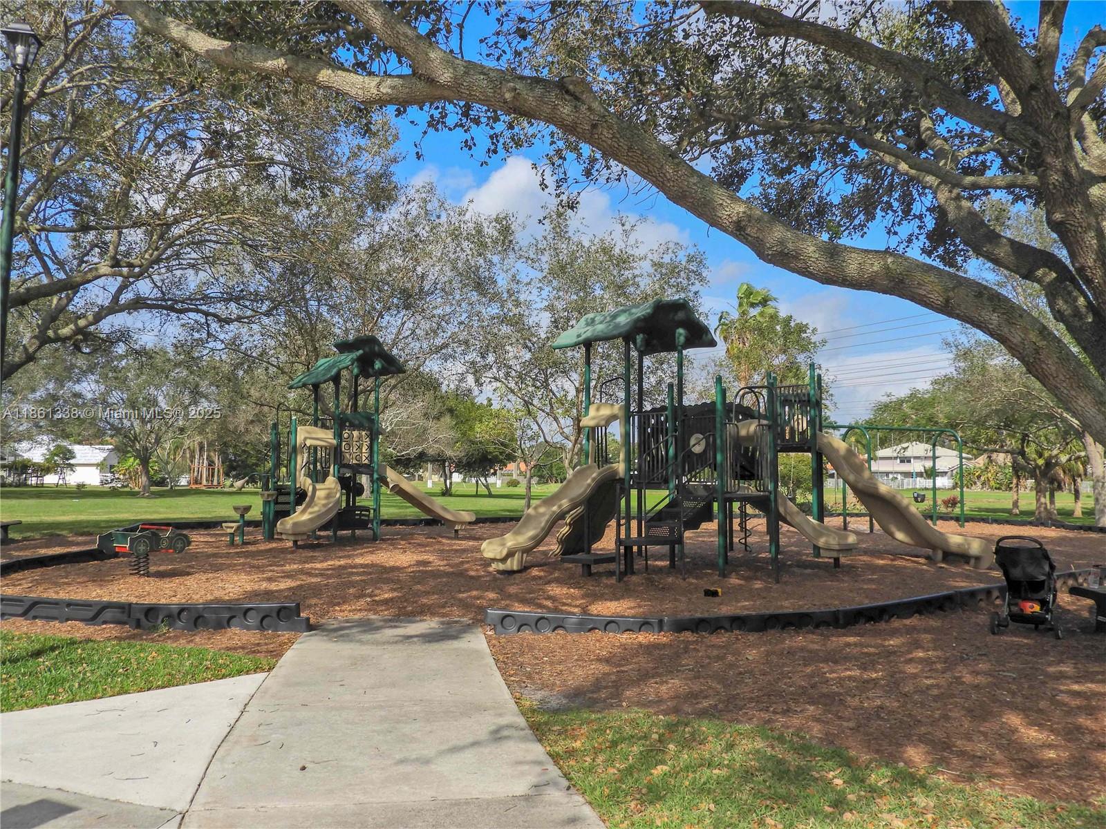 EMBASSY LAKES - Residential Lease