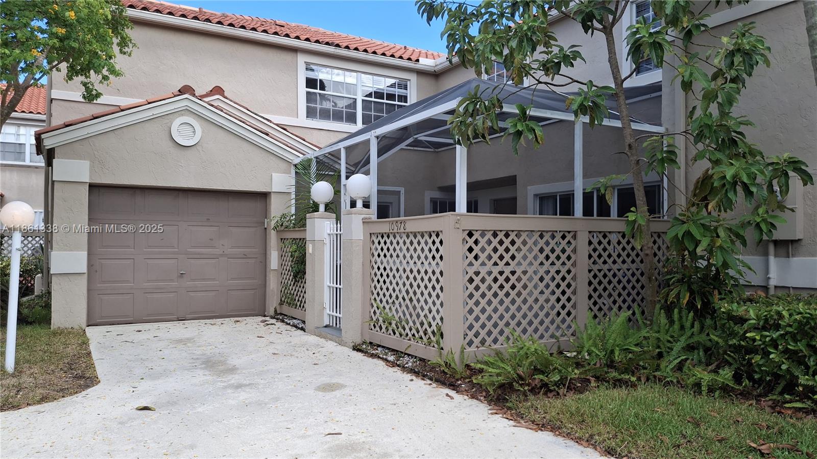 EMBASSY LAKES - Residential Lease