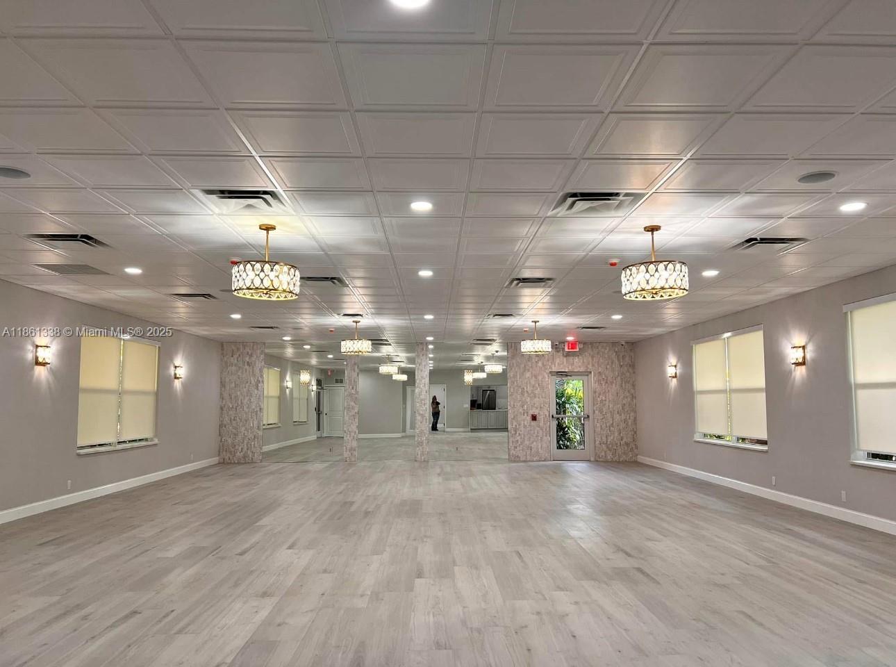 EMBASSY LAKES - Residential Lease