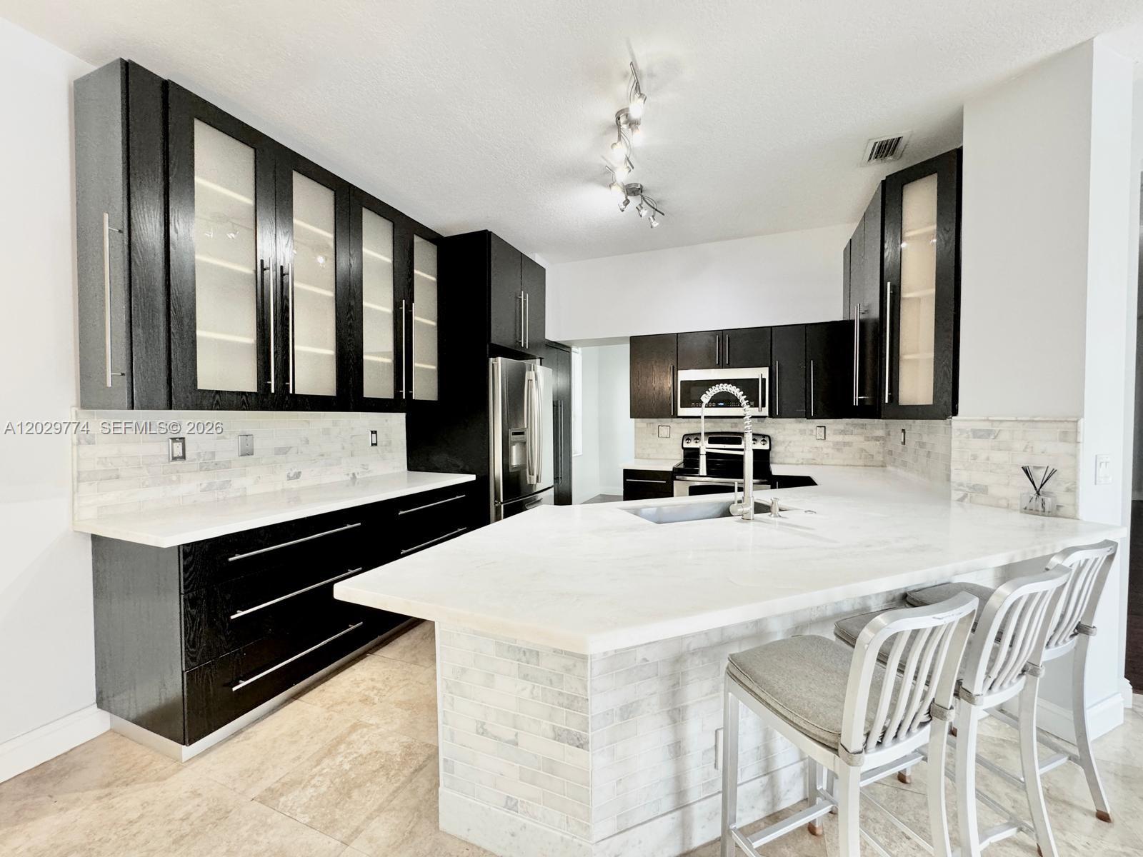 PEMBROKE SHORES - Residential Lease