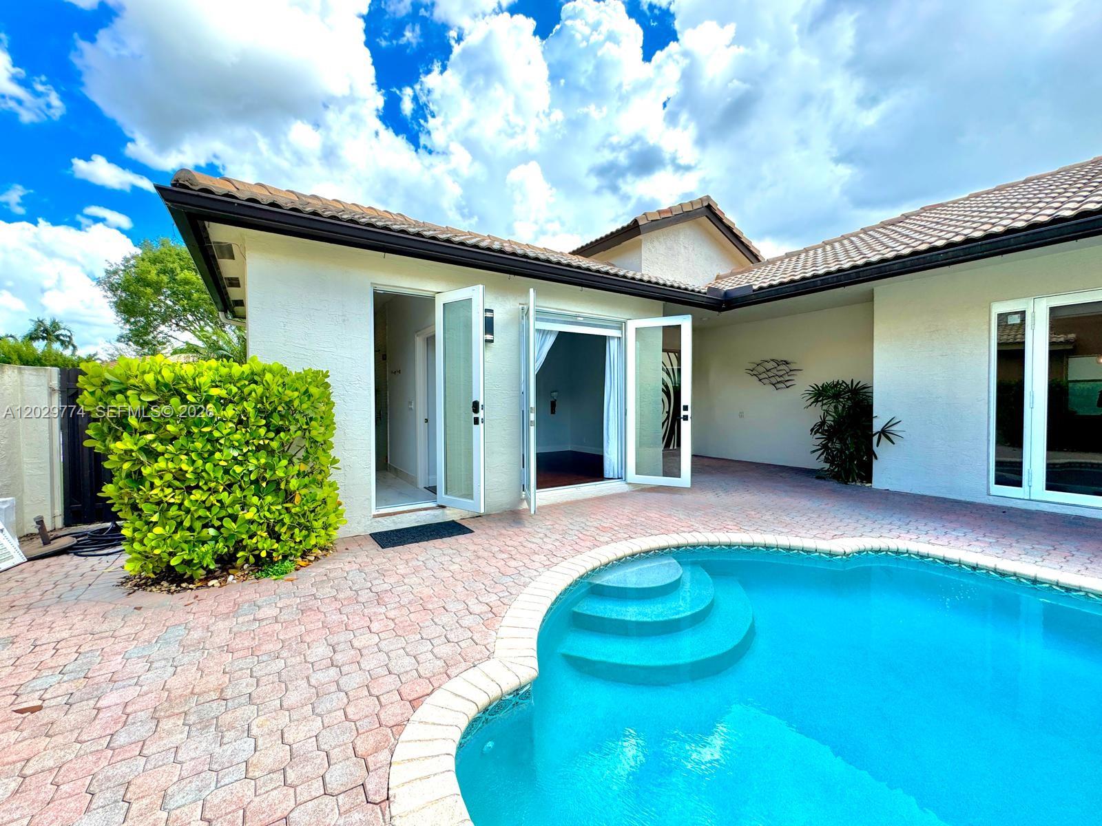 PEMBROKE SHORES - Residential Lease