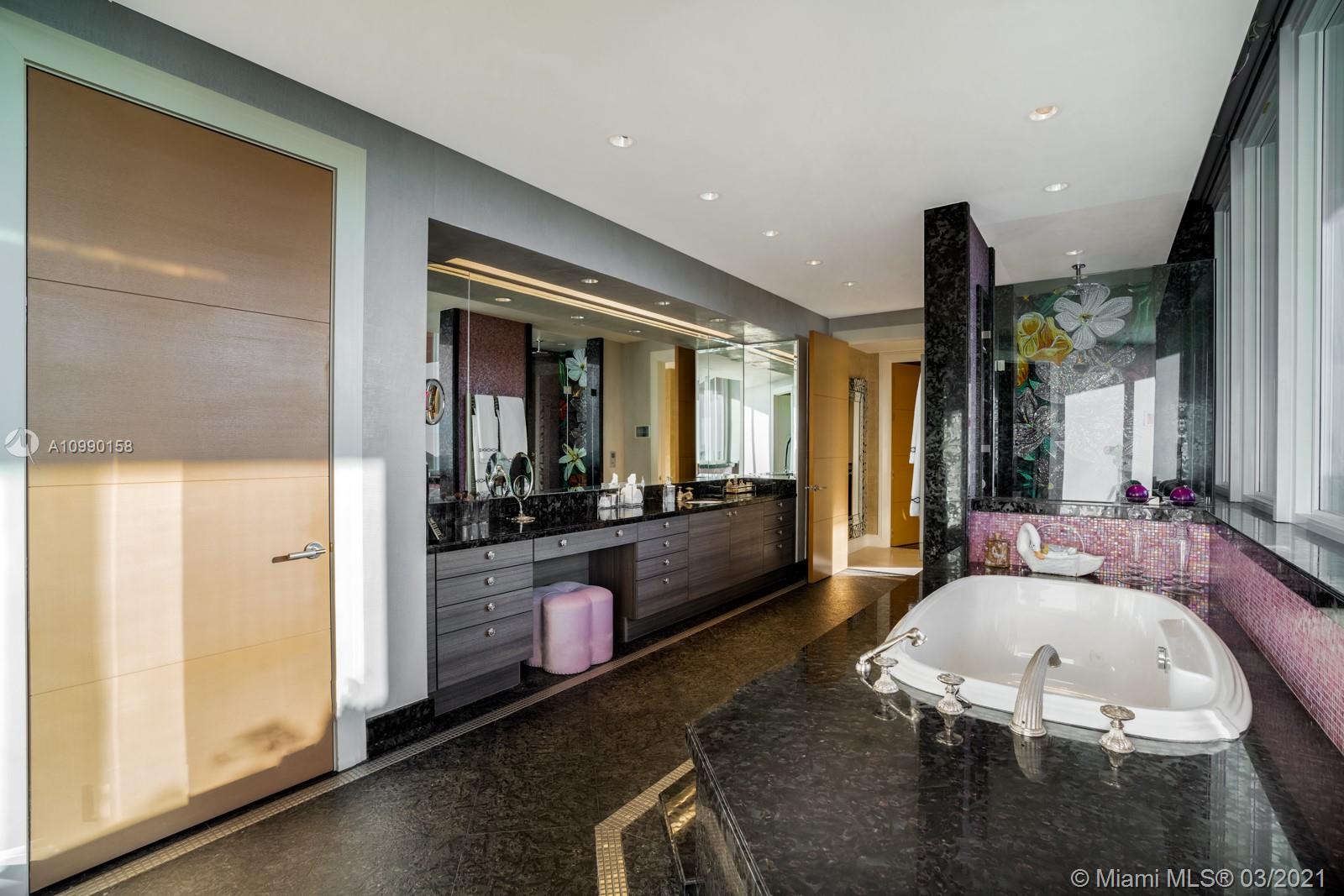 THE GABLES CLUB - Residential