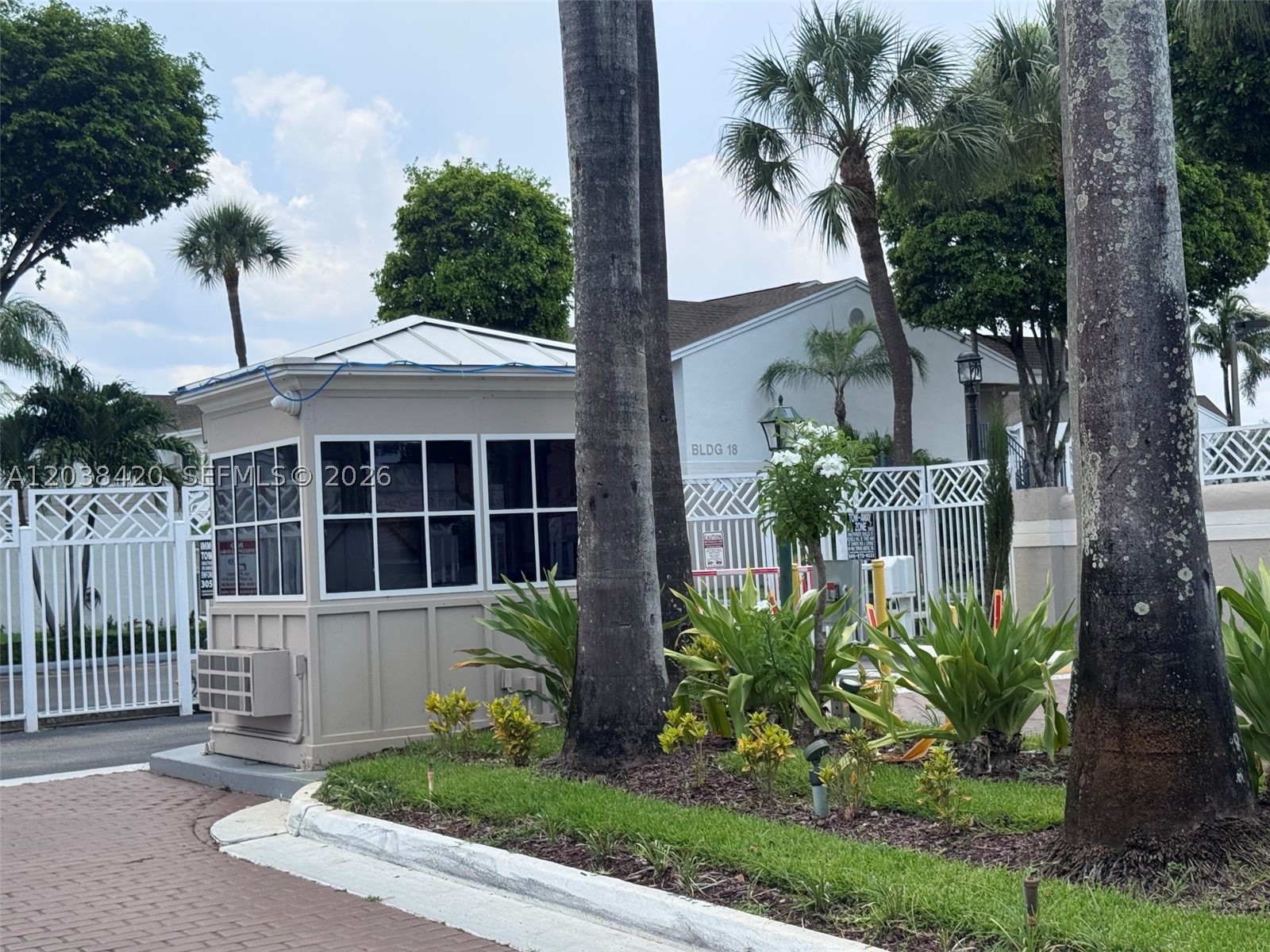 ANTIGUA AT CNTRY CLUBOF M - Residential