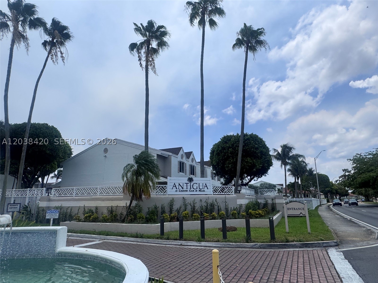 ANTIGUA AT CNTRY CLUBOF M - Residential