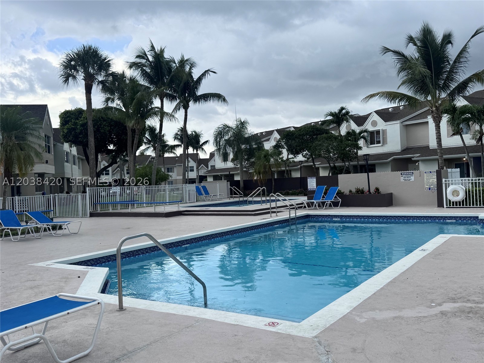 ANTIGUA AT CNTRY CLUBOF M - Residential