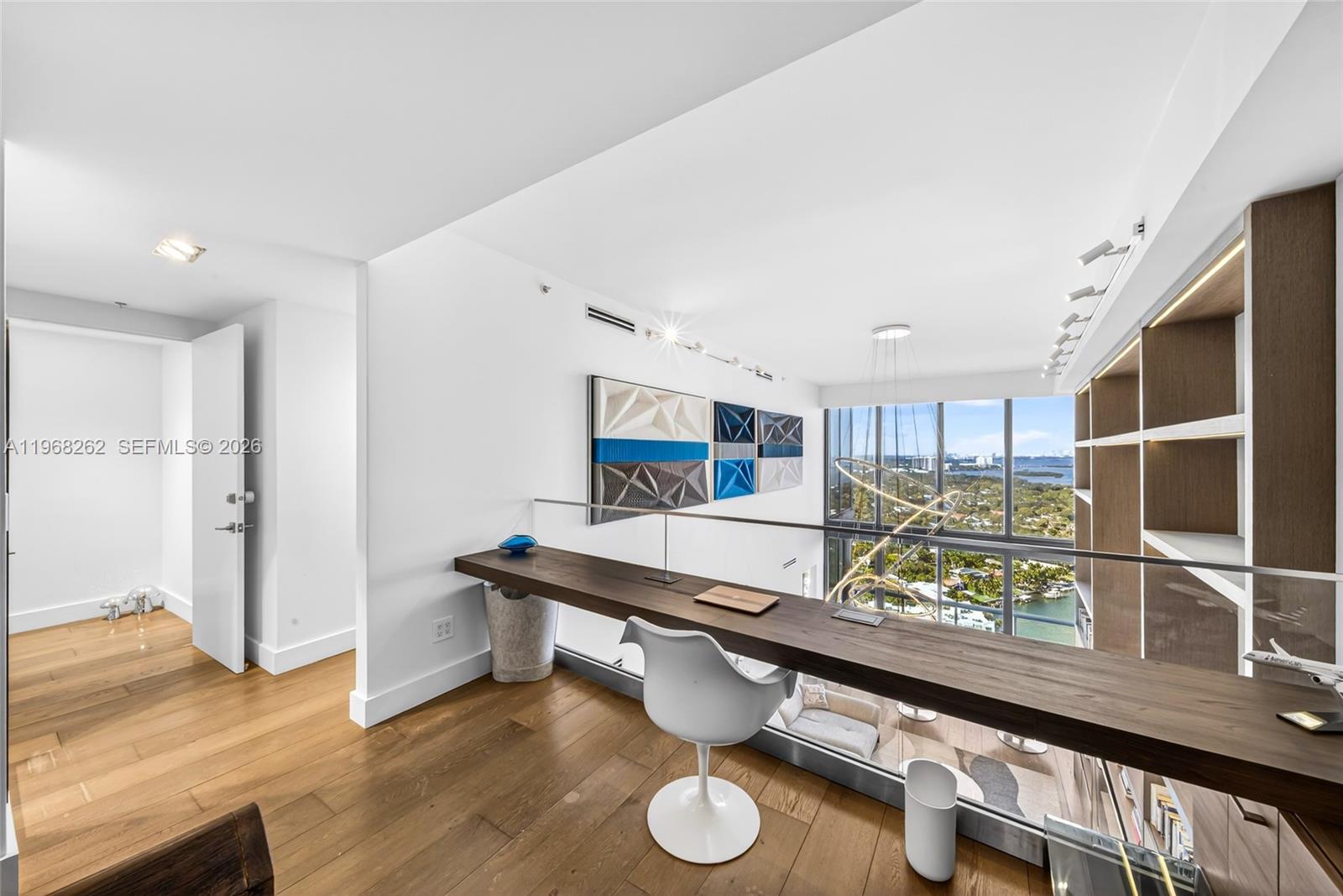 BLUE CONDO - Residential