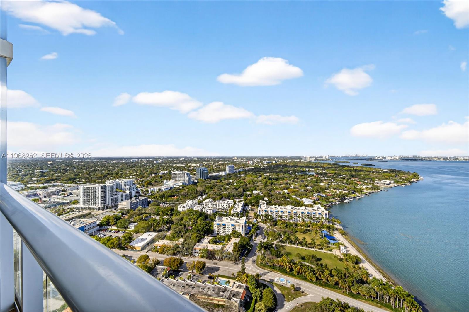 BLUE CONDO - Residential