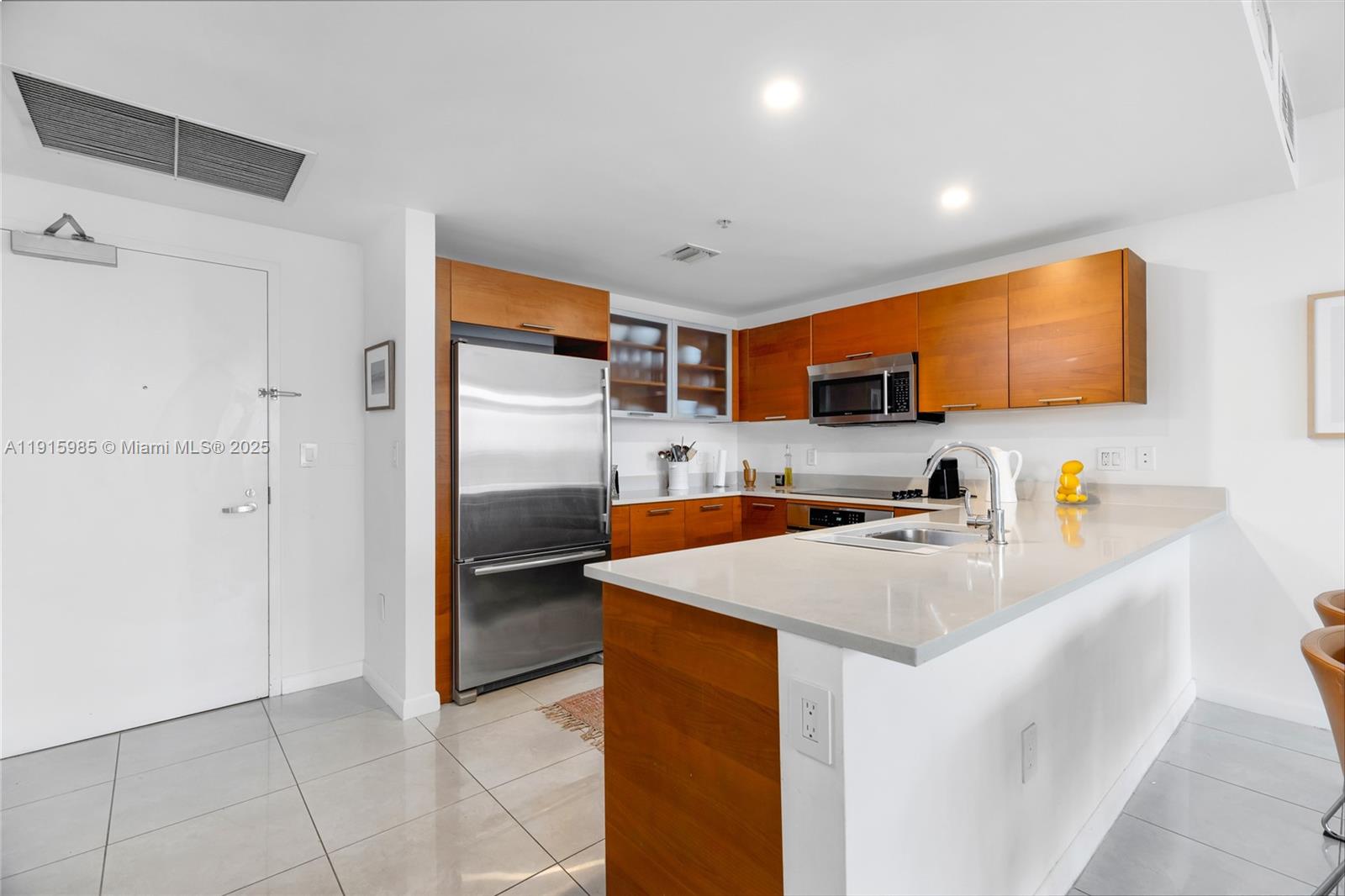MIDBLOCK MIAMI CONDO - Residential