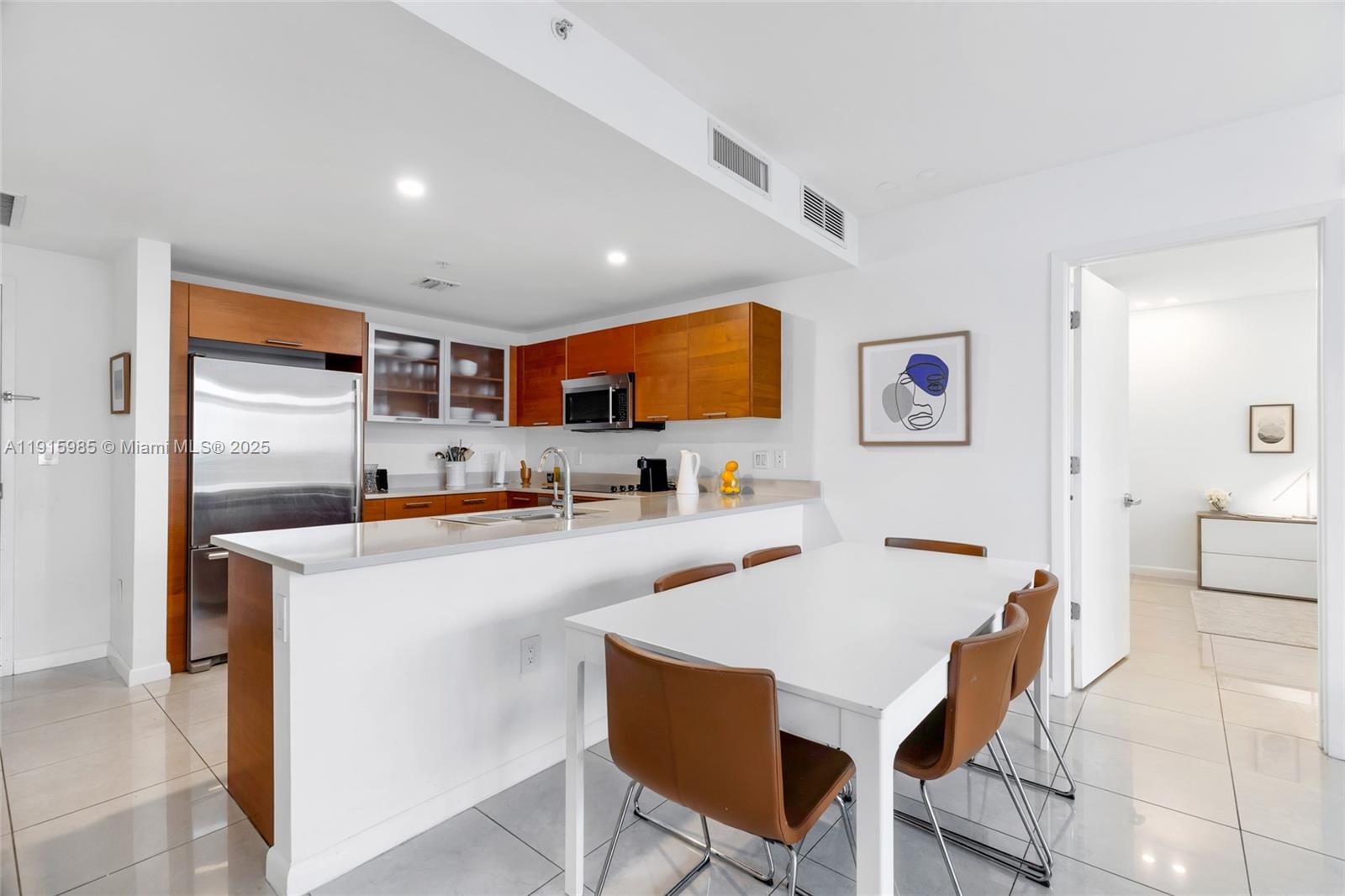 MIDBLOCK MIAMI CONDO - Residential