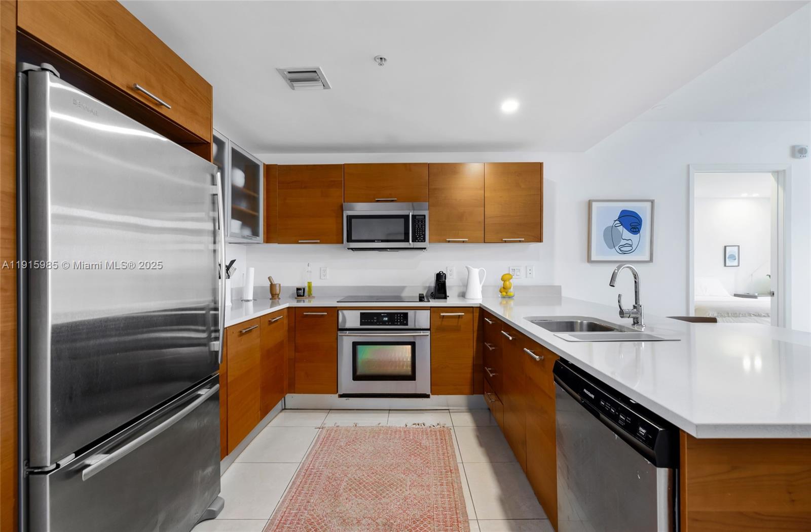 MIDBLOCK MIAMI CONDO - Residential