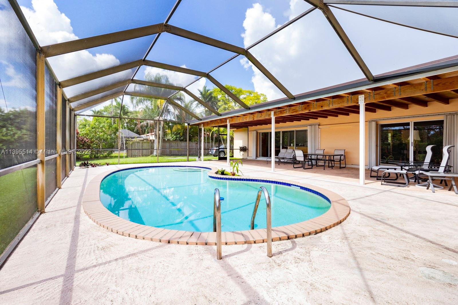KENDALL GARDENS - Residential