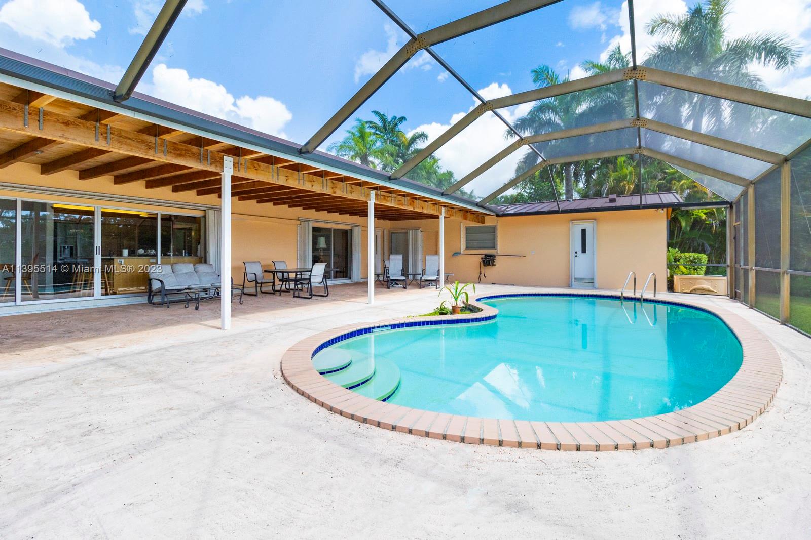 KENDALL GARDENS - Residential