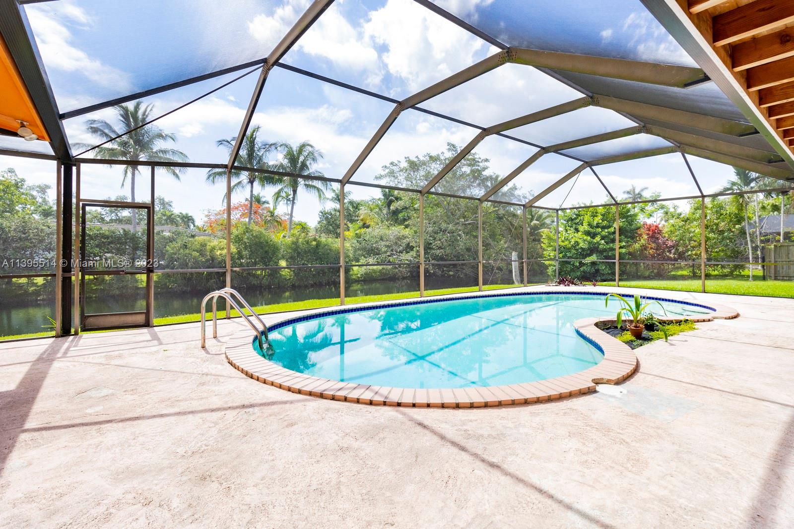 KENDALL GARDENS - Residential