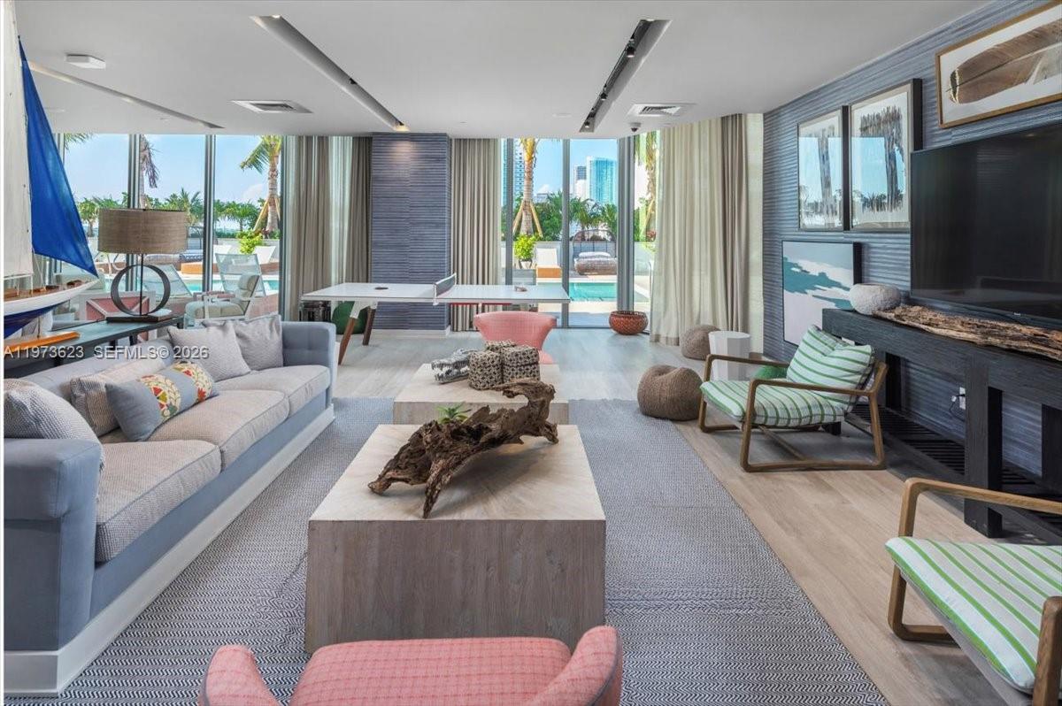 BISCAYNE BEACH CONDO - Residential
