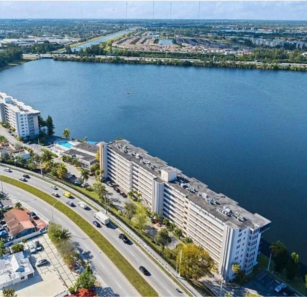 ROYAL BAHAMIAN EAST CONDO - Residential