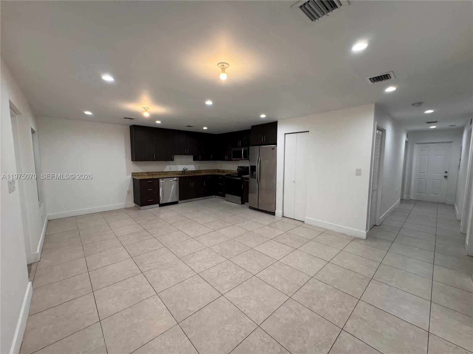 Spacious 3-bedroom, 2-bath unit in Hallandale Beach. Bright interiors, modern kitchen, ample living space and designated parking spaces. Conveniently located near shopping, dining, beaches and major highways.
Perfect for anyone seeking comfort and accessibility. Contact us today to schedule a viewing!
Section 8 welcomed.