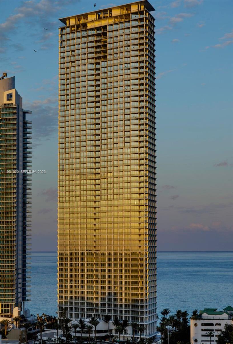 JADE SIGNATURE CONDO - Residential