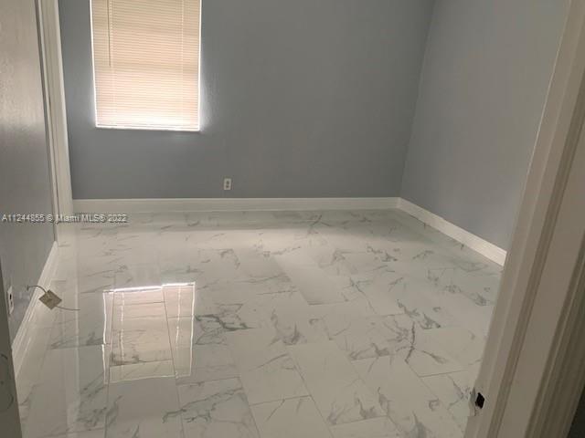 BREEZYWAY MANOR - Residential Lease
